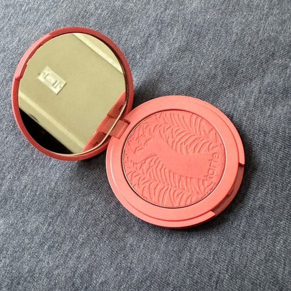NWOT Tarte Amazonian clay 12-hour blush “tipsy” - Picture 3 of 5